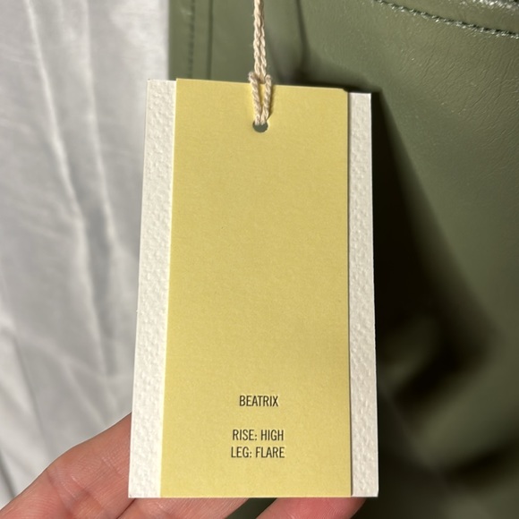NWT Aritzia Wilfred Beatrix Bitter Sage Wilfred Vegan Leather Pants Size 10 - Picture 9 of 12